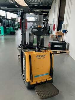 Stackers Stand-on 2017  Unicarriers PSP125 (1) 