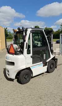 Wózki gazowe 2016  Unicarriers DX20 (3)