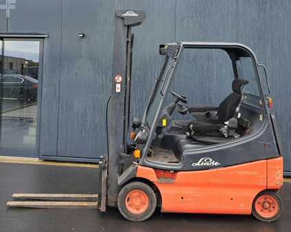4-wiel elektrische heftrucks 2004 Linde E20-02 / Batterie 2019 (1)