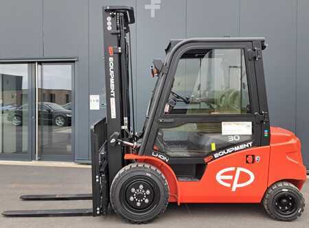 4-wiel elektrische heftrucks 2024 EP Equipment EFL303S (1)