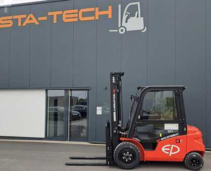 4-wiel elektrische heftrucks 2024 EP Equipment EFL303S (2)