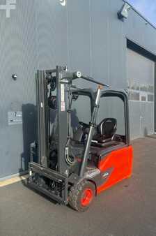3-wiel elektrische heftrucks 2020 Linde E20L-02 (2)