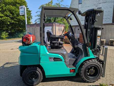 Gas truck 2023  Mitsubishi FG30N3-FC (3)