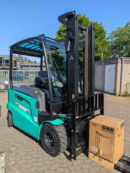 Elektro 4 Rad 2023  Mitsubishi FB35AN (3)