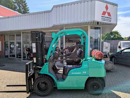 Carretilla elevadora GLP 2007  Mitsubishi FG30N (5)