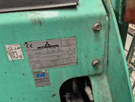 Treibgasstapler 2009  Mitsubishi FG20CN (6)