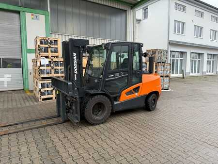 Dieselstapler 2022  Doosan D55C-9 (1)