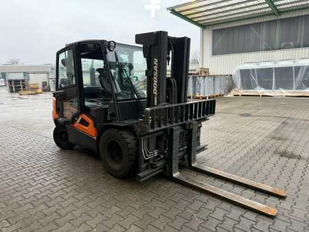 Dieselstapler 2022  Doosan D55C-9 (2)