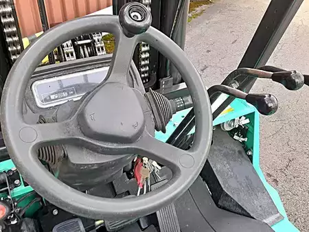 Gázüzemű targoncák 2013  Mitsubishi FGC70KSTC (2)