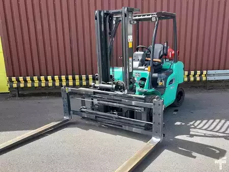Treibgasstapler 2020  Mitsubishi FG30N (4)