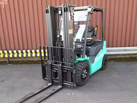 Elektro 4 Rad 2025  Mitsubishi L´M ECB30Q (1)
