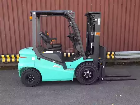 Elektro 4 Rad 2025  Mitsubishi L´M ECB30Q (2)