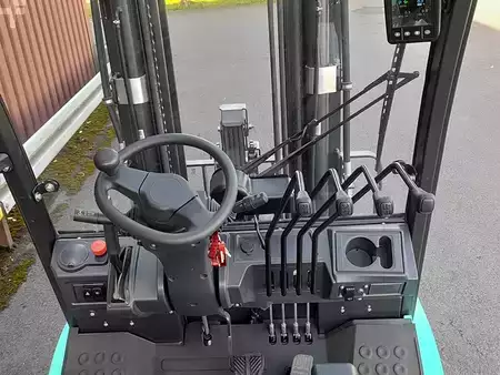 Elektro 4 Rad 2025  Mitsubishi L´M ECB30Q (3)
