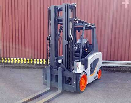 4-wiel elektrische heftrucks 2025 Carer A70SC (1)