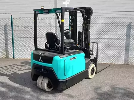 Elektromos 3 kerekű 2026  Mitsubishi FB20N2T (3)