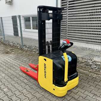 Pallet Stackers 2002  Hyster S 1.6 - 43 (2) 