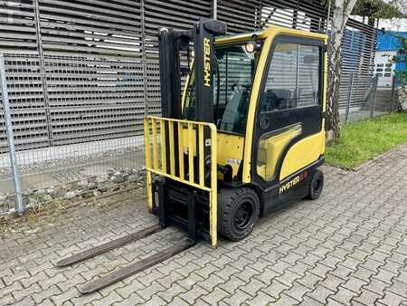 Chariot 4 roues électrique 2015  Hyster J 2.5 XN Advance (1)