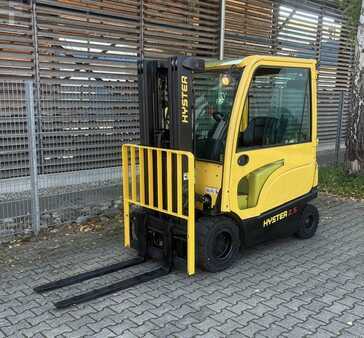 Elektro 4 Rad  Hyster J 2.5 XN (1)