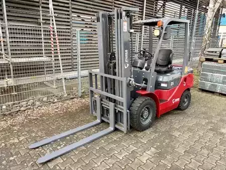 Carretilla elevadora diésel 2021  Puma PGL 1250 X (1)