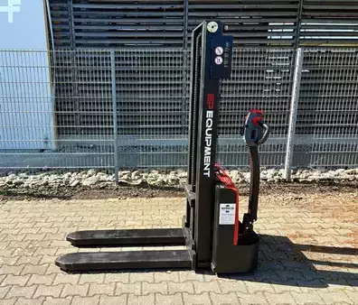 Apilador eléctrico 2021  EP Equipment ESL122 (1)