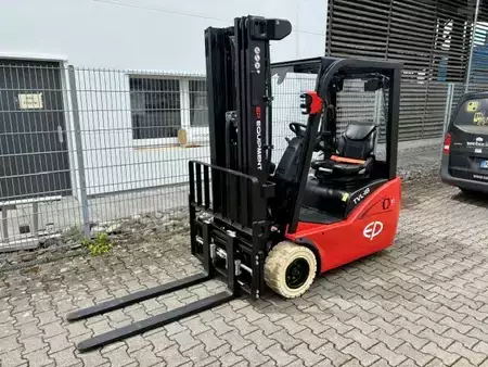 3-wiel elektrische heftrucks 2026  EP Equipment TVL 182 (1)