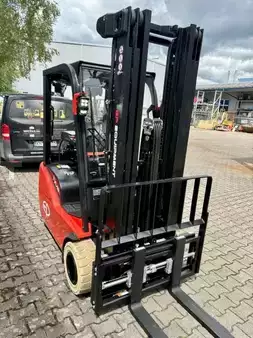 3-wiel elektrische heftrucks 2026  EP Equipment TVL 182 (7)