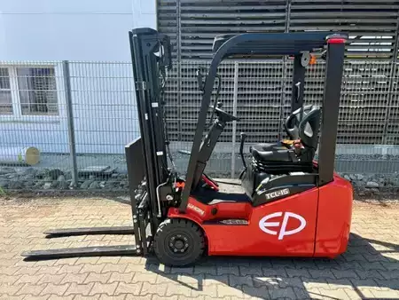 Elektromos 3 kerekű 2026  EP Equipment TCL 152 (2)