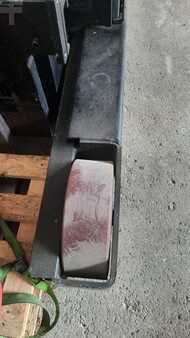 Schubmaststapler 2012  BT RRE 140 (2)