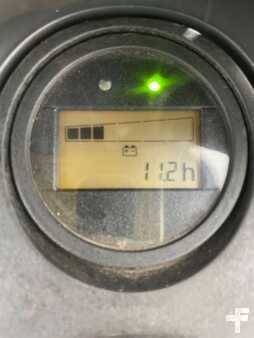 Porta-paletes elétrico 2013  Linde T18-1152 (8)