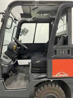 Chariots tracteurs 2017  Linde P250-127 (7)