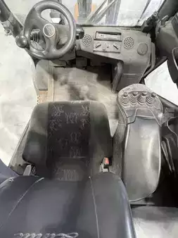 Gázüzemű targoncák 2018  Linde H25T-02-392 (7)