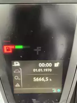 Gázüzemű targoncák 2018  Linde H25T-02-392 (8)