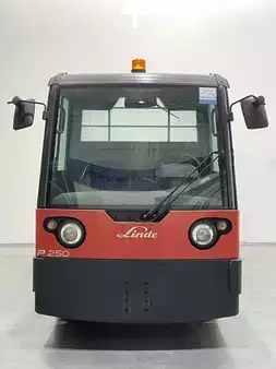 Rebocador 2021  Linde P250-127 (5)