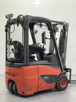 Chariots électriques à 3 roues 2021  Linde E12-02-386 (2)