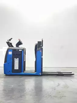 Horisontaalinen ordreplukker 2022  Linde N20C L-4590 (3)