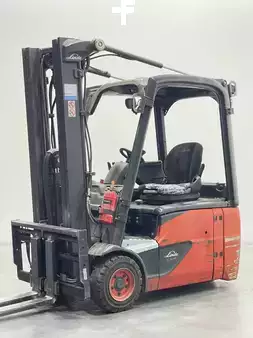 3-wiel elektrische heftrucks 2021  Linde E16-02-386 (1)