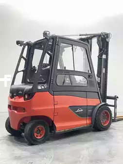 Carrelli elettrici 4 ruote 2017  Linde E45H-01/600-388 (2)