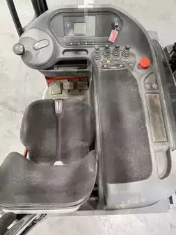 Carretilla retráctil 2019  Linde R14N-01-1120 (7)