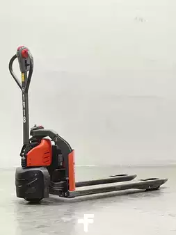 Electric Pallet Trucks 2022  Linde MT12-1131-Li-Ion (2)