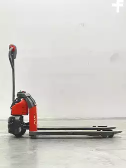 Electric Pallet Trucks 2022  Linde MT12-1131-Li-Ion (3)