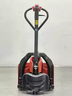 Electric Pallet Trucks 2023  Linde MT12-1131-Li-Ion (6)