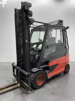 Elektro čtyřkolový VZV 2011  Linde E50HL-388 (1)