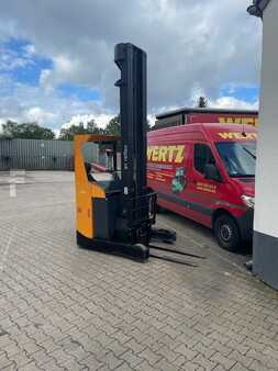 Carretilla retráctil 2011 BT RRE-140 (2)