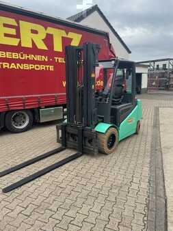 Eléctrica de 4 ruedas 2019 Mitsubishi FB50 2 (2)