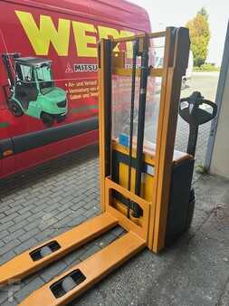 Hochhubwagen  Jungheinrich EJC 110 Baujahr 2009 HH 2,5 M Akku Neu 2025 (3)