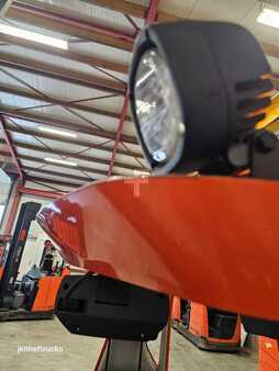 Chariots à mât rétractable 2017  BT RRE140H (6)