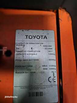 Chariots à mât rétractable 2017  BT RRE140H (9)