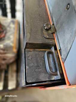 Chariots à mât rétractable 2017  BT RRE140H (5)