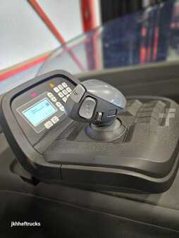 Chariots à mât rétractable 2017  BT RRE140H (7)