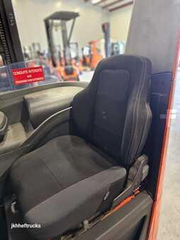 Chariots à mât rétractable 2017  BT RRE140H (6)